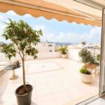 АФИНЫ - ПРОДАЕТСЯ КВАРТИРА-ПЕНТХАУС У МОРЯ 130 м² (Варкиза-Вари)