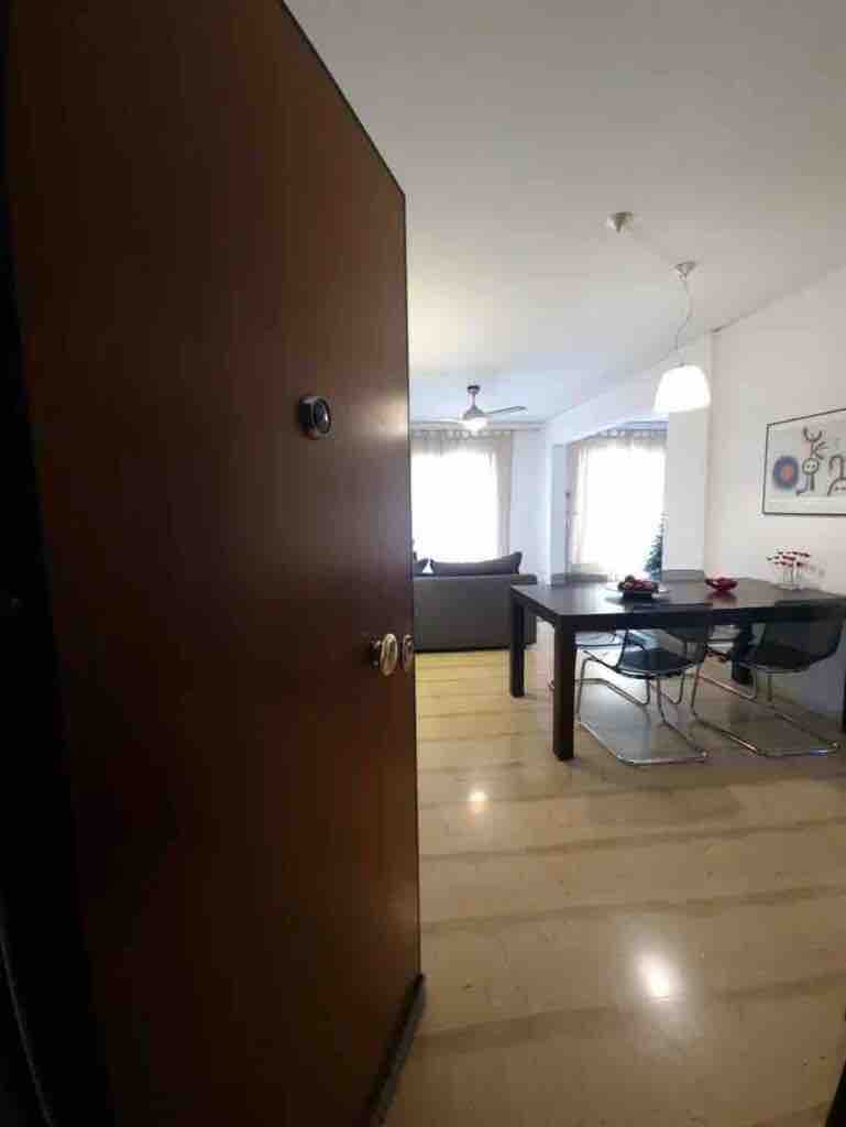 Афинская Ривьера продается квартира 90 м² в АФИНАХ-Вульягмени у моря