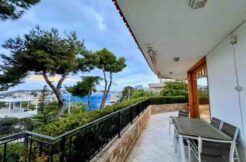 ATHENS: House for sale, 380 m², by the sea | Athenian Riviera - Vogliagmeni