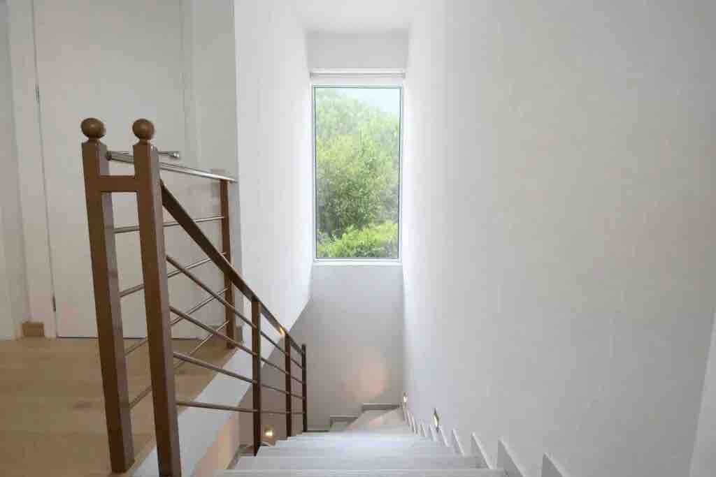 АРЕНДА недвижимость 220 м² на Афинской Ривьере (Афины-Варкиза)